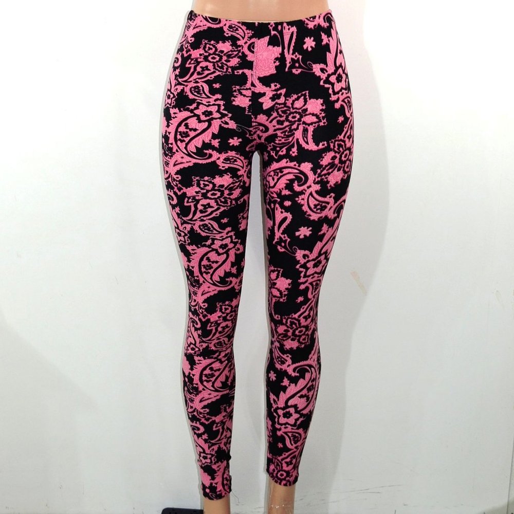 E&K All Over Paisley Print Stretch Leggings,One Size, Regular Fits, NWT